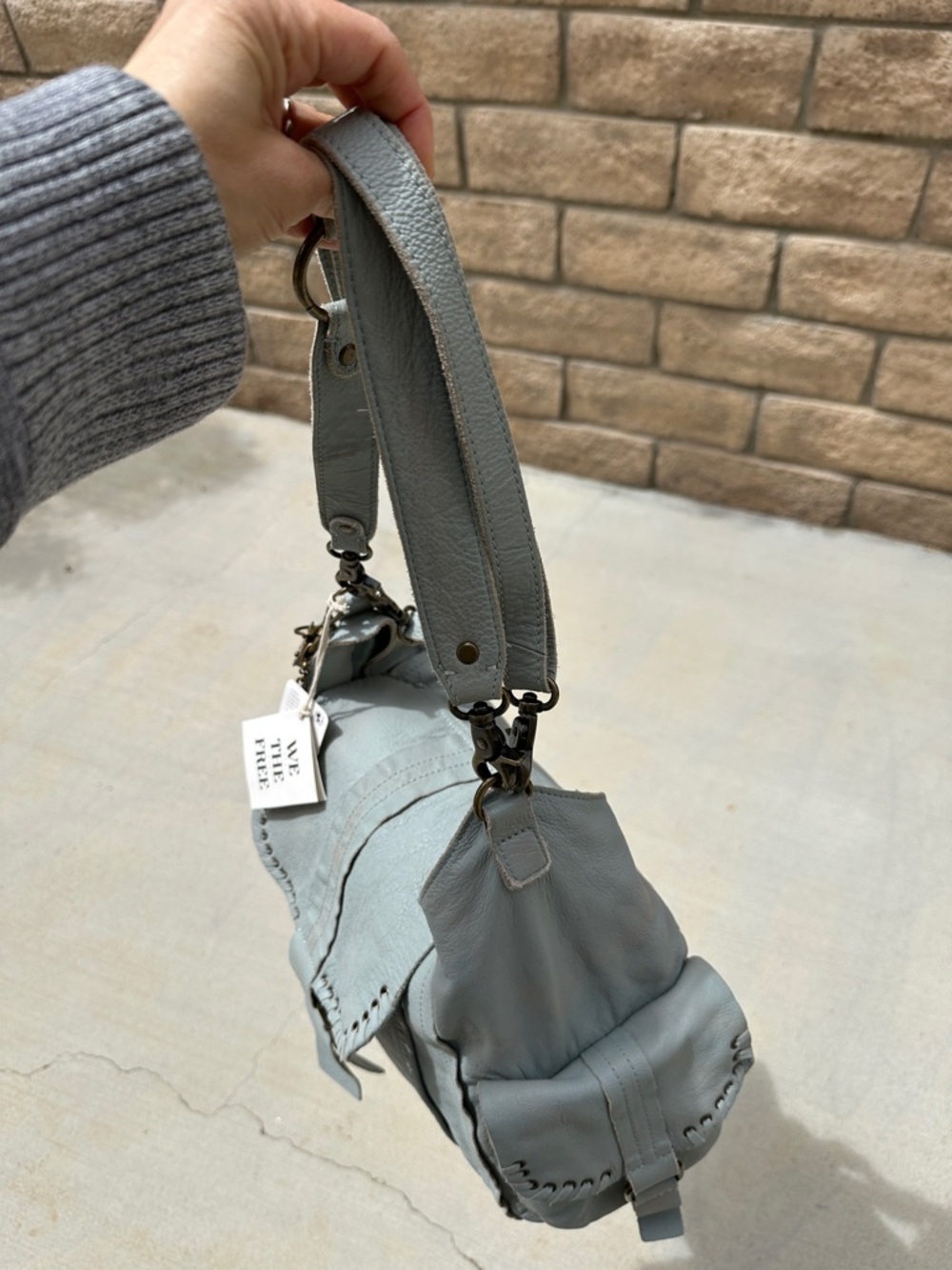 Free People We The Free Leigh Distressed bag aqua haze NWT +brass lock key chain - Picture 12 of 13